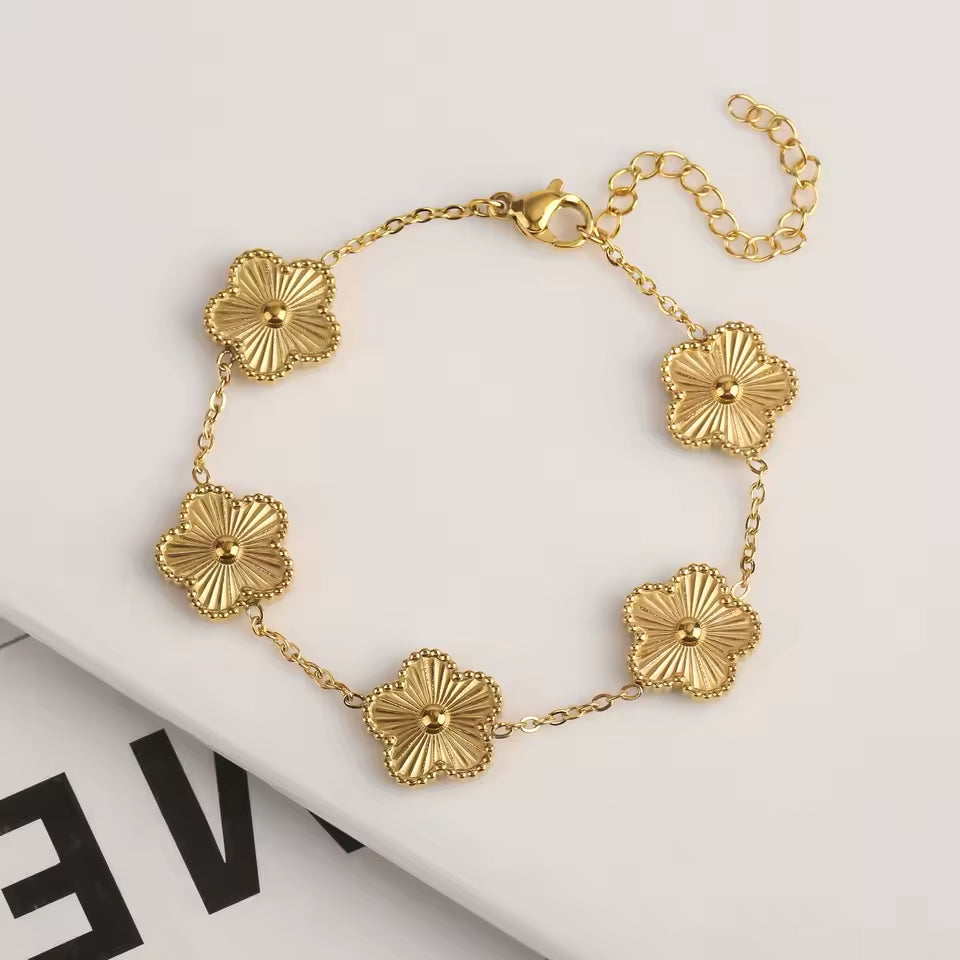 Pulsera Trébol cinco hojas oro