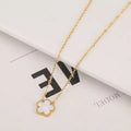 Collar Trébol cinco hojas blanco